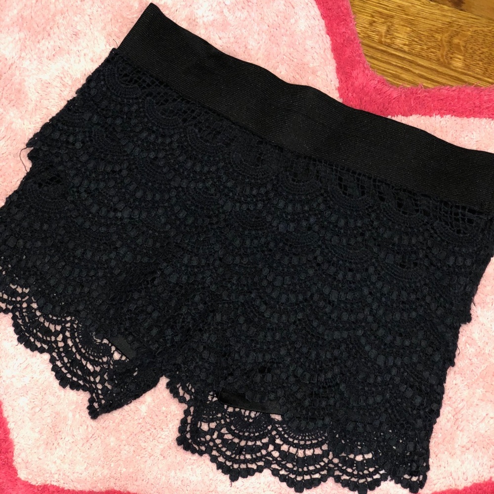 🍋 Limonata Scallop Black Shorts 🍋